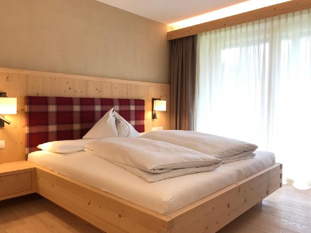 Hotel Schoenblick Sexten ภายนอก รูปภาพ