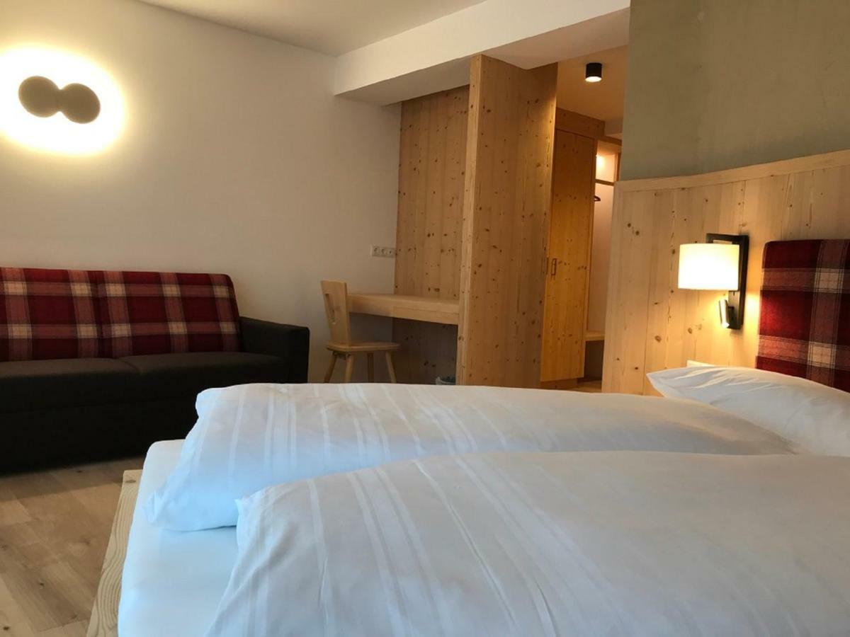 Hotel Schoenblick Sexten ภายนอก รูปภาพ