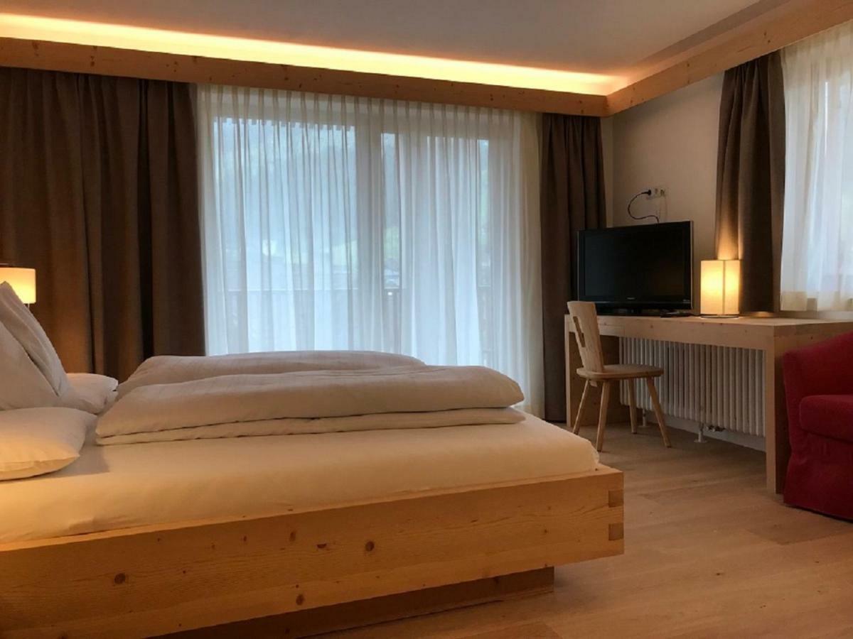 Hotel Schoenblick Sexten ภายนอก รูปภาพ