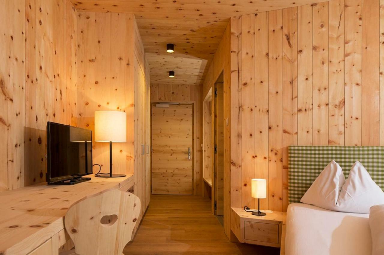Hotel Schoenblick Sexten ภายนอก รูปภาพ