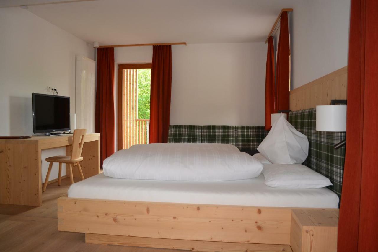 Hotel Schoenblick Sexten ภายนอก รูปภาพ