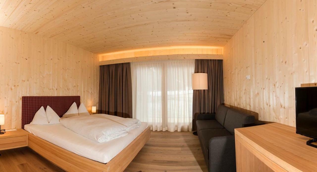Hotel Schoenblick Sexten ภายนอก รูปภาพ